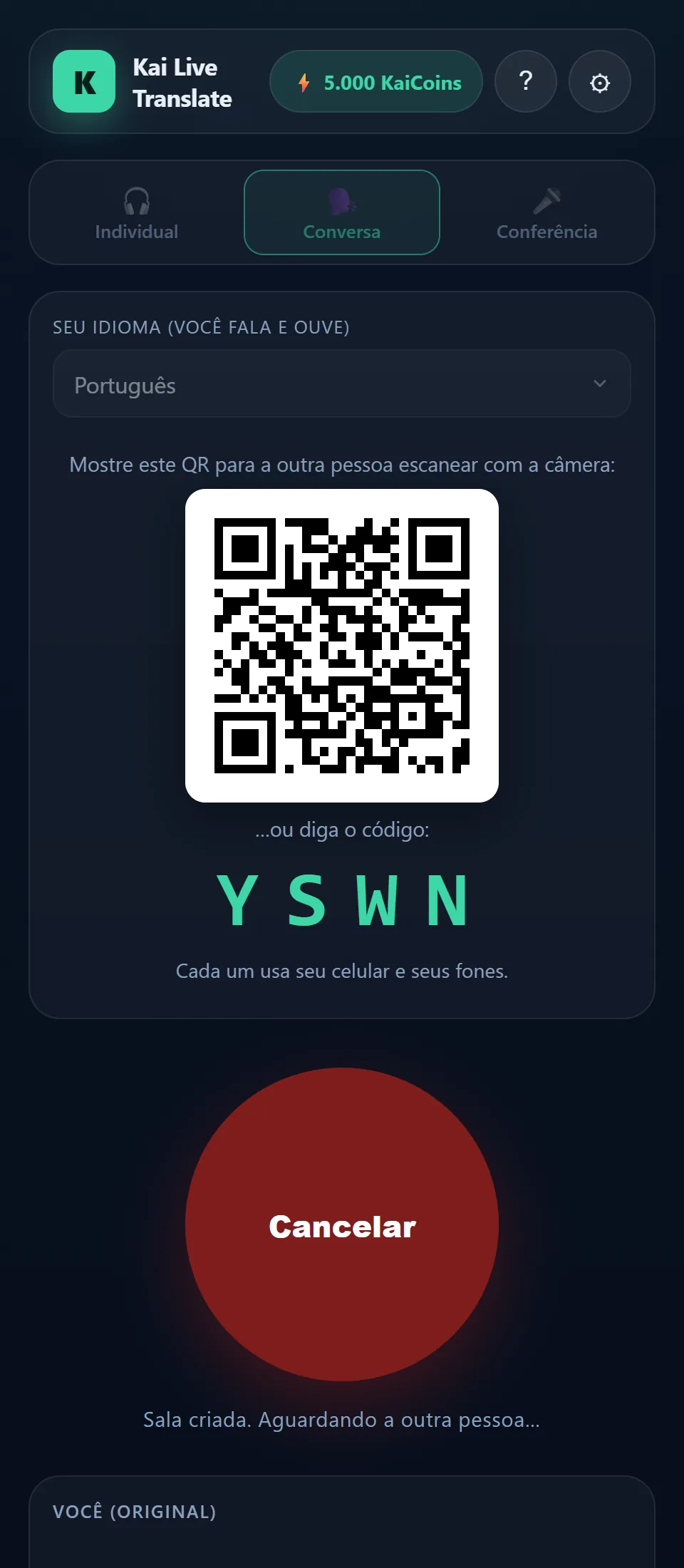 Tela do app com a sala recém-criada: o QR para a outra pessoa entrar, o código de quatro caracteres e o idioma escolhido.